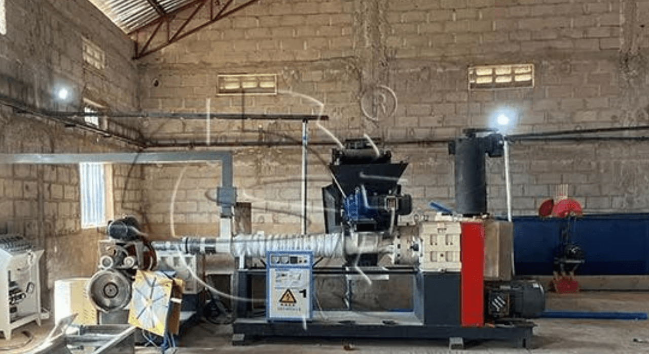 How Are Effective Plastic Reuse Guaranteed by HDPE Reusing Machines?