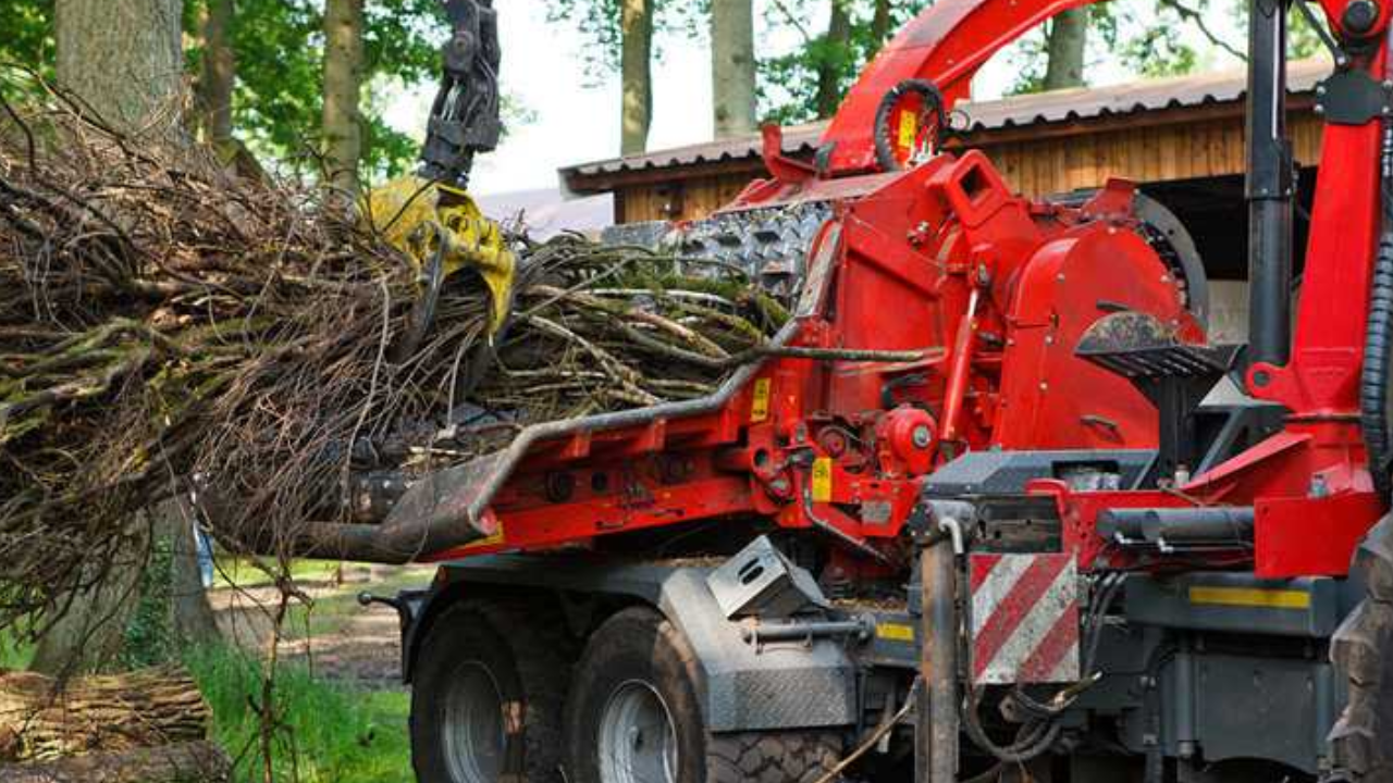 What Are The Key Characteristics Of Wood Chipper Blades?