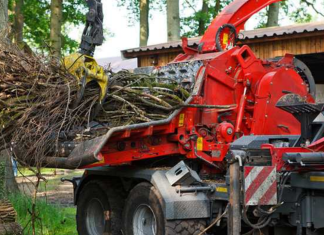 What Are The Key Characteristics Of Wood Chipper Blades?