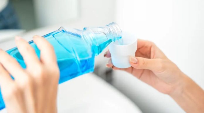 Custom Mouthwash Flavors: How Taste Impacts Consumer Experience