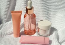 What Sets a Reliable Cosmetic Packaging Manufacturer Apart: Top Qualities?