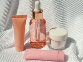 What Sets a Reliable Cosmetic Packaging Manufacturer Apart: Top Qualities?